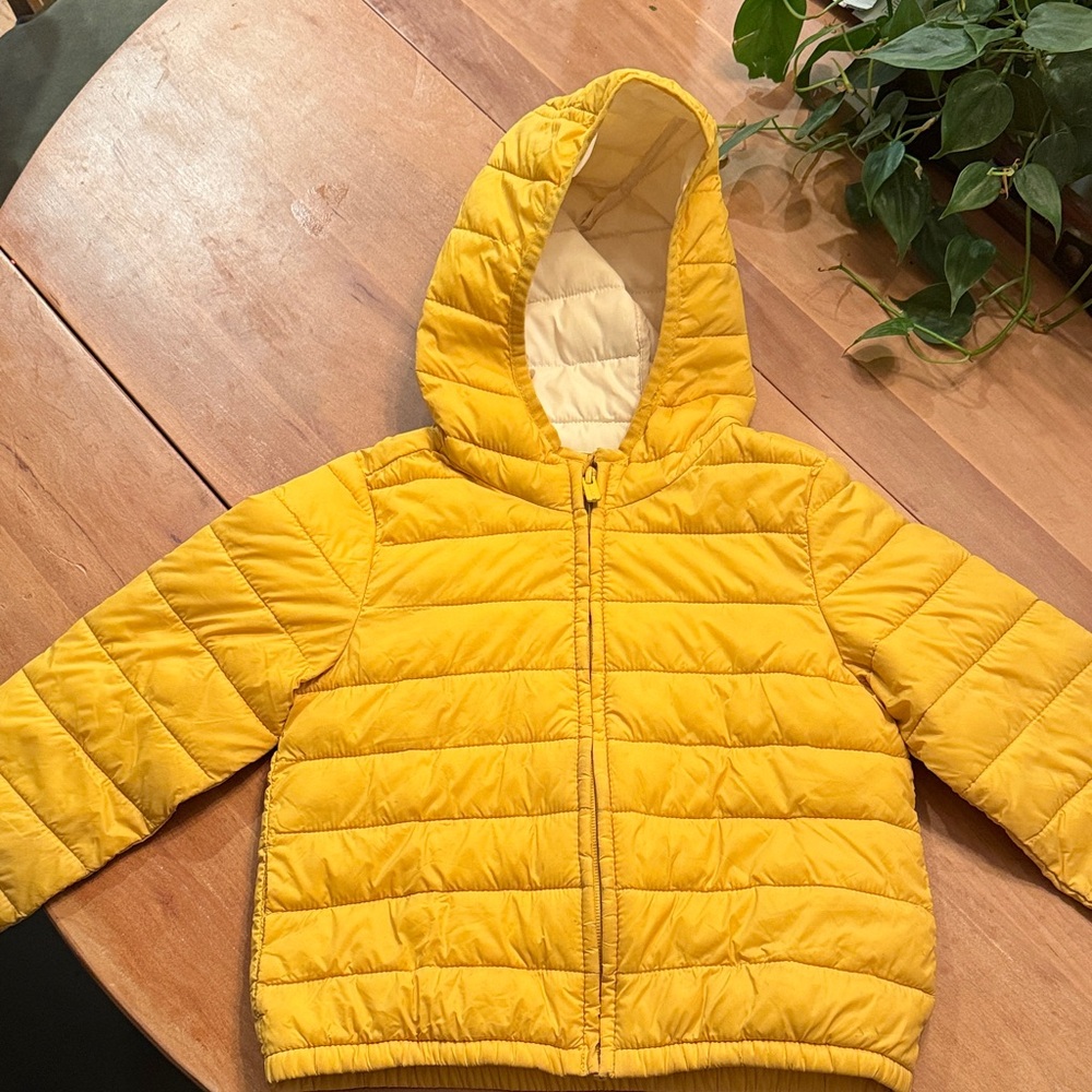 Old navy toddler golden Yellow Puffer Jacket with Hood 4T